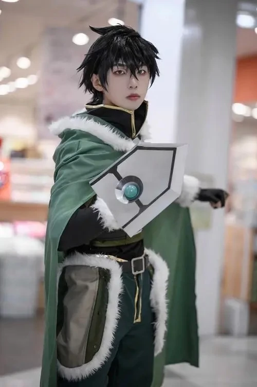 岩谷尚文-《盾之勇者成名录》CosPlay图片