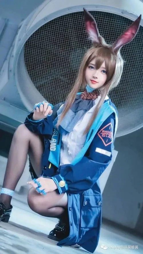 阿米娅-《明日方舟：黎明前奏》_CosPlay图片