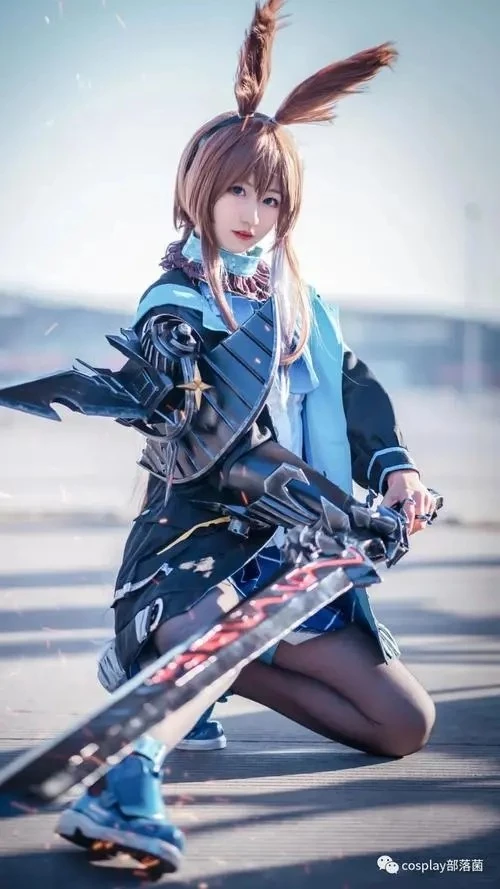 阿米娅-《明日方舟：黎明前奏》_CosPlay图片