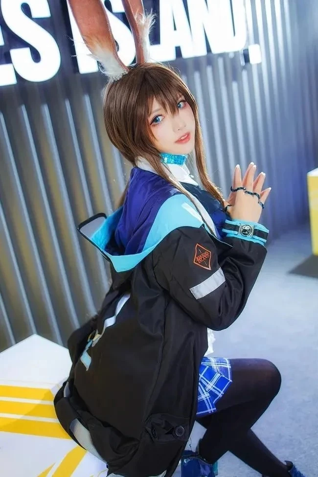 阿米娅-《明日方舟：黎明前奏》_CosPlay图片