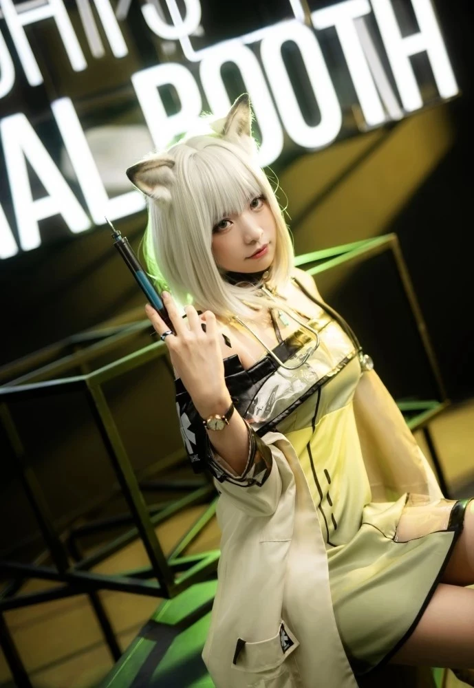 凯尔希-《明日方舟：黎明前奏》CosPlay图片