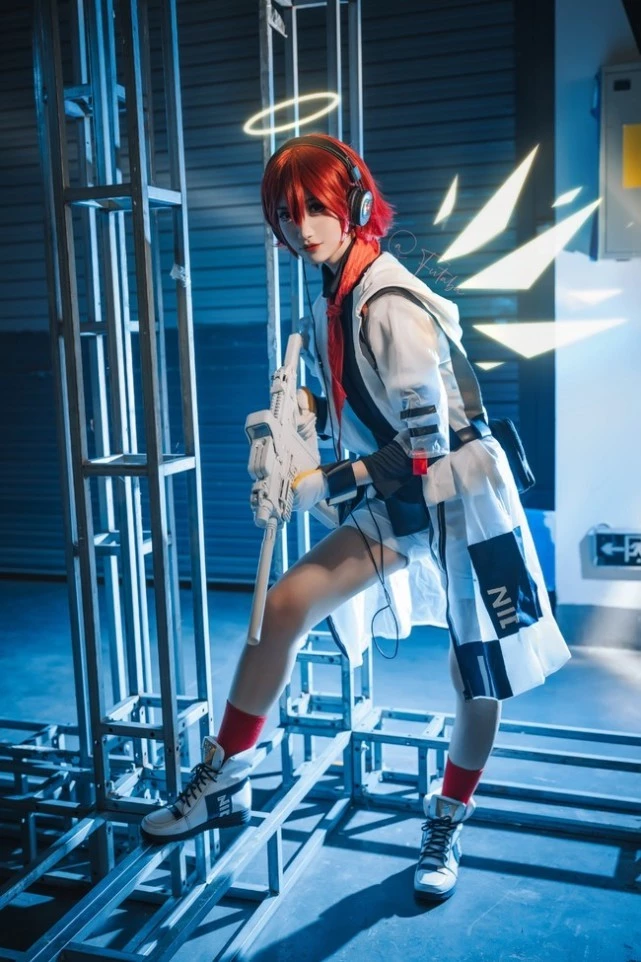 能天使-《明日方舟：黎明前奏》CosPlay图片