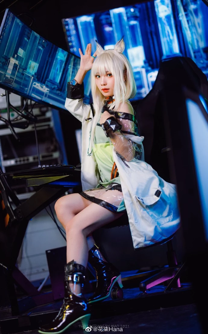 凯尔希-《明日方舟：黎明前奏》CosPlay图片