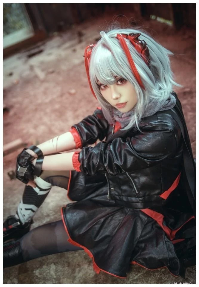 W-《明日方舟：黎明前奏》_CosPlay图片