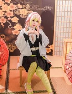 甘露寺蜜璃CosPlay图片