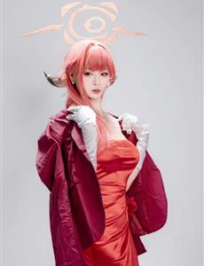 陆八魔爱露CosPlay图片